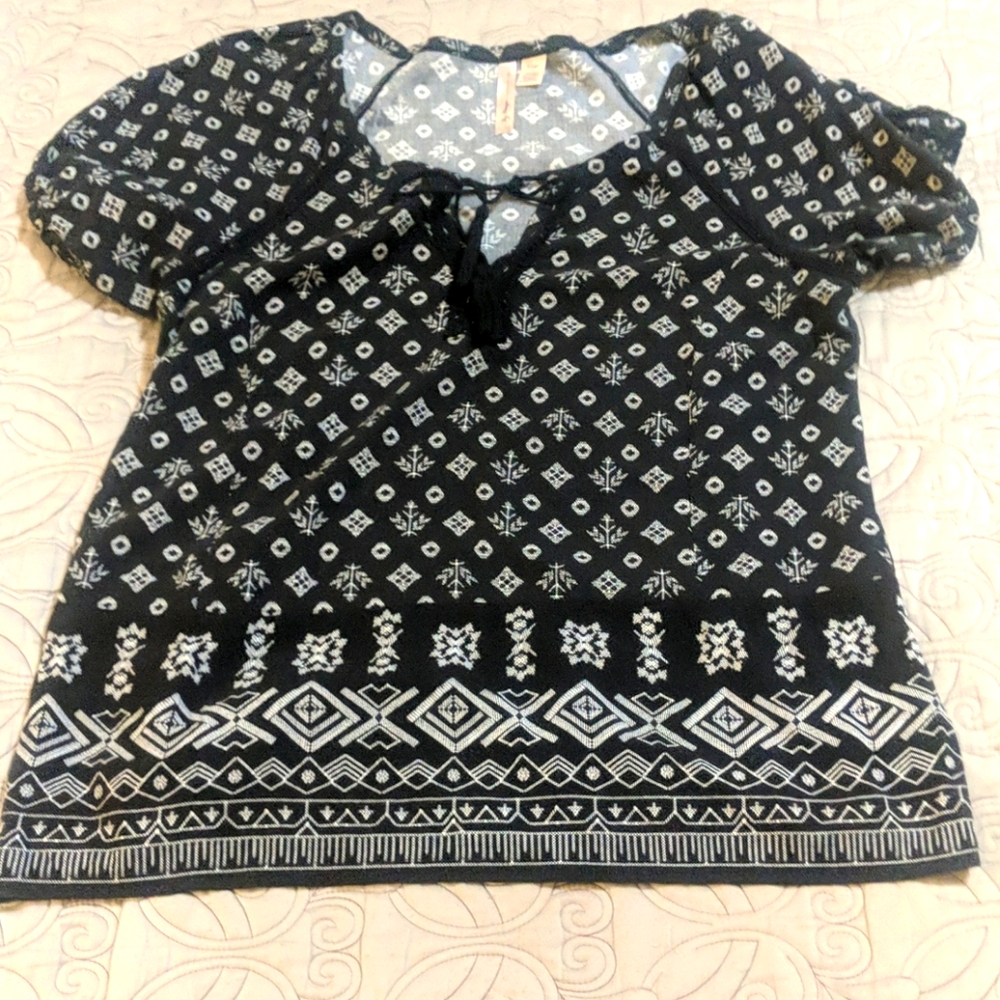 Black & white print blouse